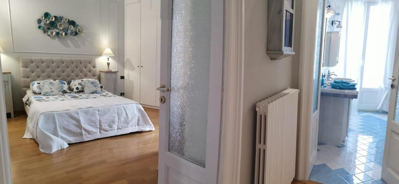 Palazzo Venezia - Luxury Holiday Rooms Монополи Экстерьер фото