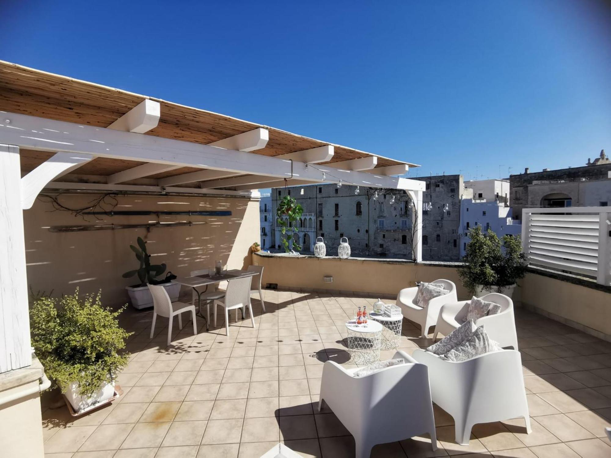 Palazzo Venezia - Luxury Holiday Rooms Монополи Экстерьер фото